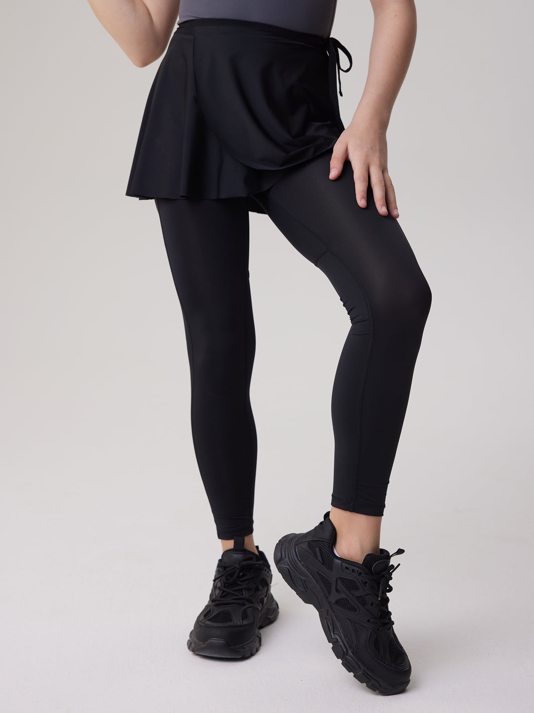 Leggings suaves y sobrefaldas desmontables